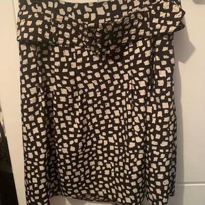 Black and white patterned flowy skirt with belt